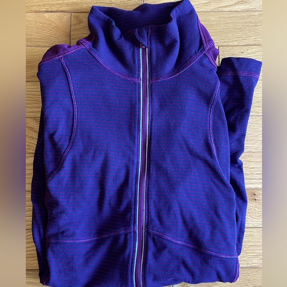 Lululemon Running Top - Picture 1 of 3